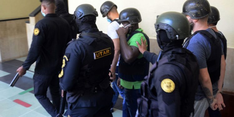 Ratifican prisión preventiva a tres imputados en Operación Cattleya