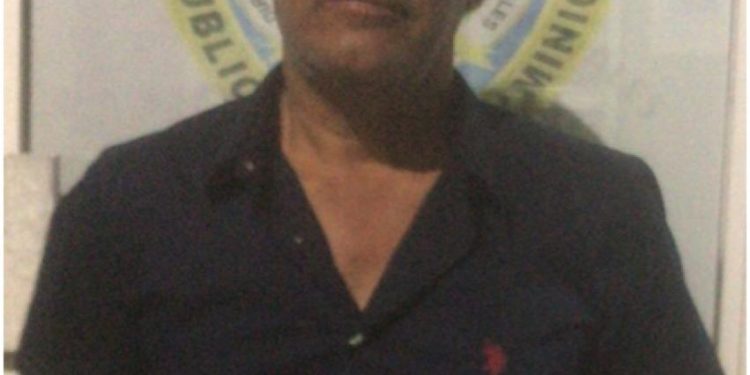 Comerciante hiere  de bala a su mujer en Valverde