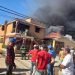 Incendio consume una vivienda y quemó parcialmente otras cuatro en Valverde