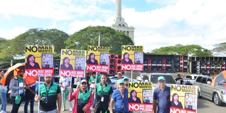 Marchan por muerte de Donelly Martínez y piden destituir funcionarios