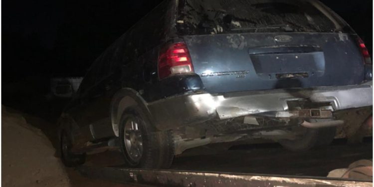 Patrulla PN y ERD recuperan yipeta con placa haitiana dejada abandonada por desconocidos en Santiago Rodríguez
