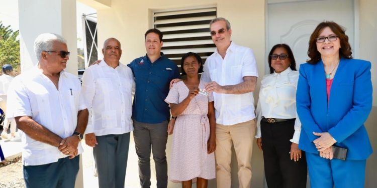 Abinader entrega 500 apartamentos en San Luis; inaugurará obras en Santiago