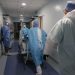 La OMS califica de «crisis» las malas condiciones laborales de los sanitarios