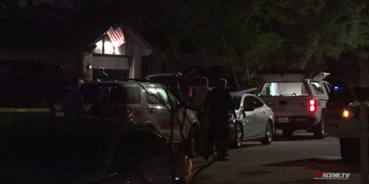 Vivió varios meses con un cadáver y se mató cuando llegó la policía
