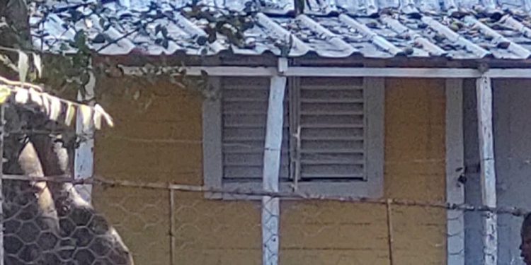 Roban motocicleta nueva de casa habitada en la Vigía Dajabón