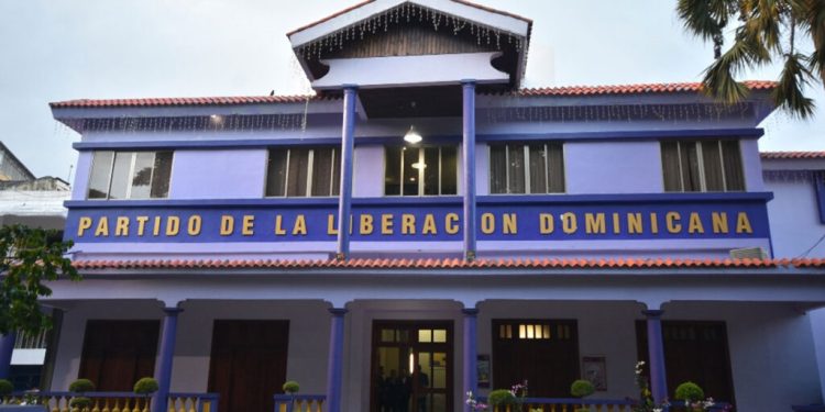 PLD se reúne en la Casa Nacional tras arrestos de miembros del partido en Operación Calamar