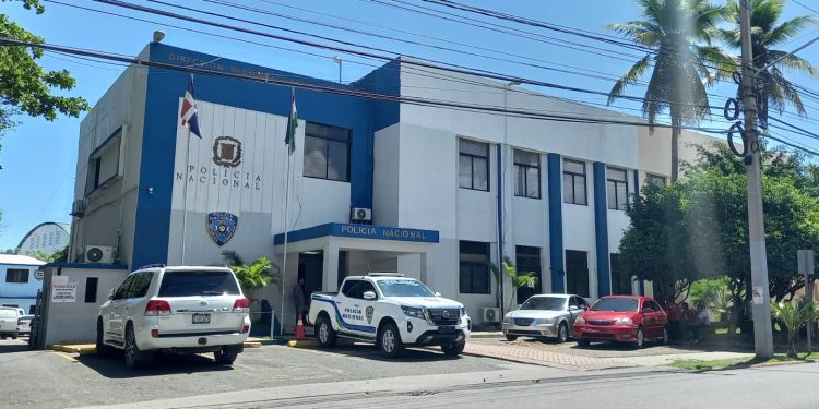 Detiene 2 mujeres y un hombre por delitos cometidos en Puerto Plata, incautan porciones de drogas