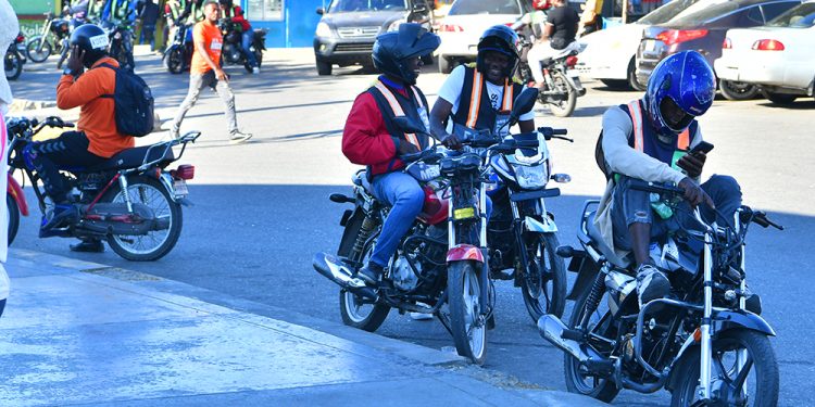 Haitianos toman oficios que tenían sello dominicano