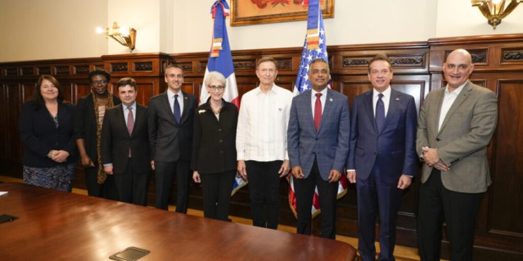 Estados Unidos aportará US$6 millones para fortalecer sector industrial de RD