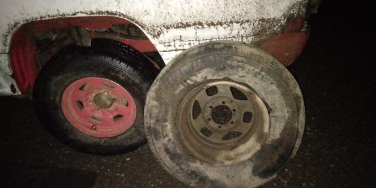 ERD ocupa Yipeta con 24 pacas de Marihuana en la carretera Internacional