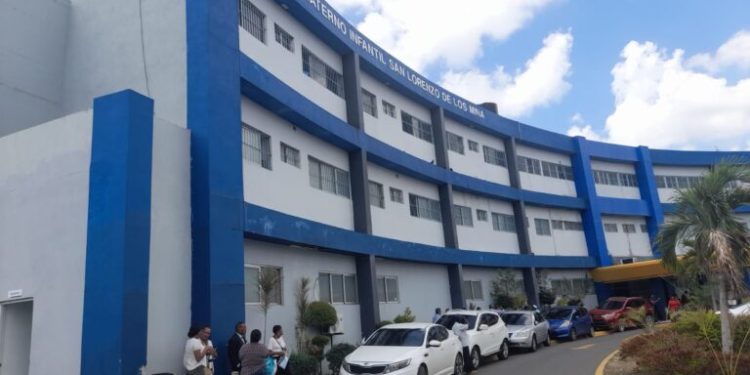 Colegio Médico expresa desacuerdo con nuevas designaciones en la maternidad de Los Mina