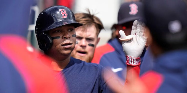 Rafael Devers la manda para la calle en victoria de Boston sobre Detroit