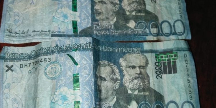 Apresan en Esperanza un adolescente con dos billetes de RD$2,000.00 falsos