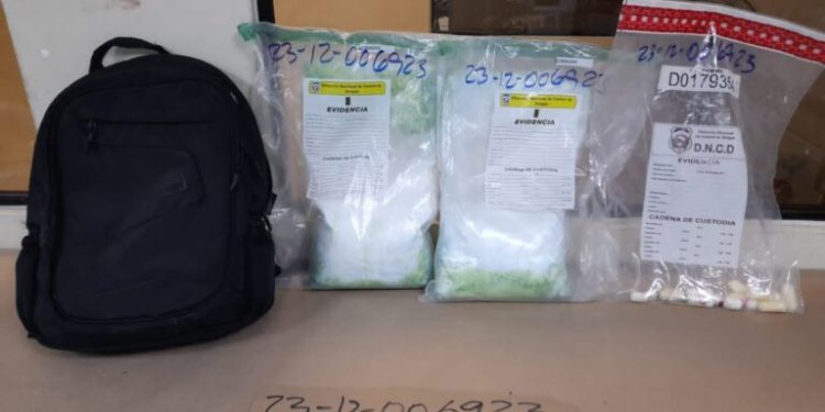 Detienen italiano con tres kilos de cocaína en aeropuerto de La Romana