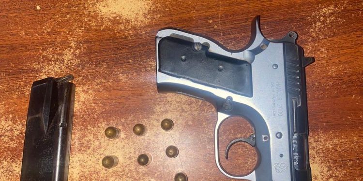 Apresan un hombre con una pistola ilegal en Castañuelas Montecristi