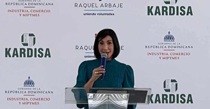 Primera dama encabeza inauguración de parque infantil en Dajabón