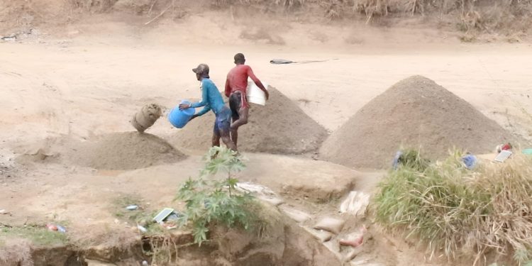 El río Masacre en Peligro de extinción;  esta siendo depredado por Haitianos desde el año desde el 2021, según Medio Ambiente