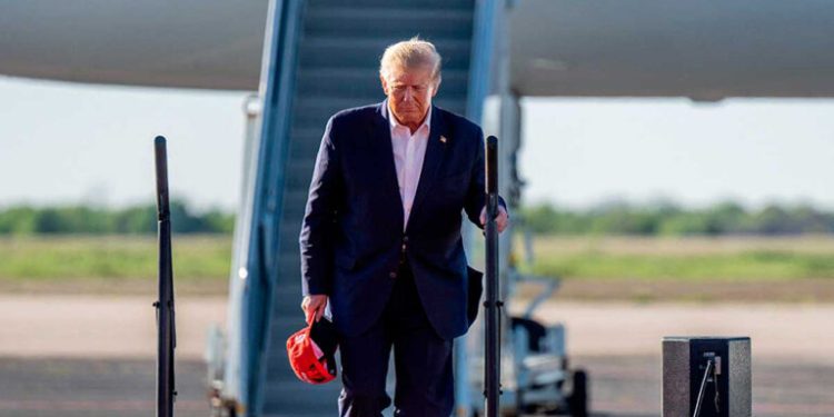 El expresidente llega a la Torre Trump en medio de una gran expectación