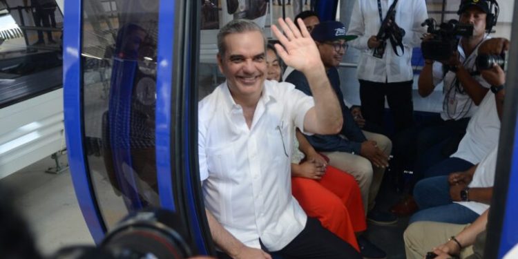 Abinader inaugura Teleférico Los Alcarrizos; será gratuito hasta el 30 de mayo