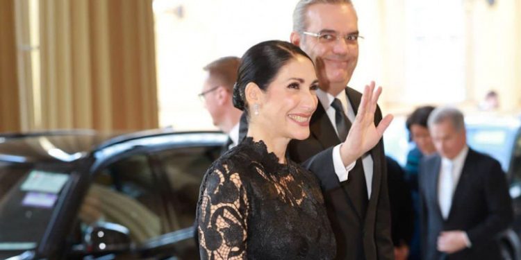 Presidente Abinader y primera dama asisten a recepción ofrecida por los reyes de Reino Uni