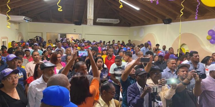 Dirigentes del PRM y FP apoyan a Abel Martínez en Barahona