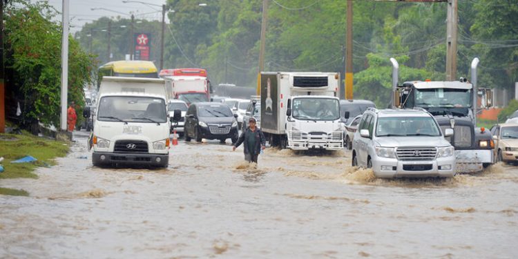 Ocho provincias en alerta amarilla y diez en alerta verde por las lluvias