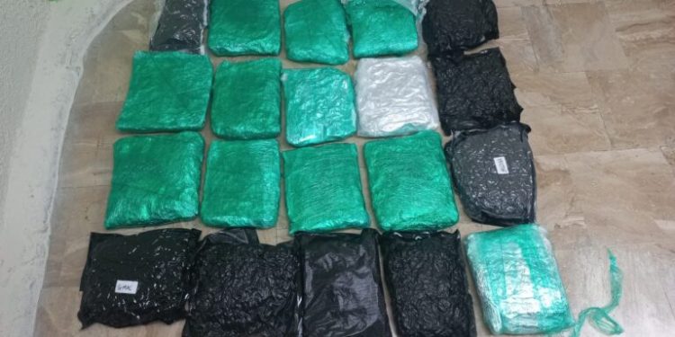 Detienen en aeropuerto Punta Cana a hombre con 20 paquetes de marihuana