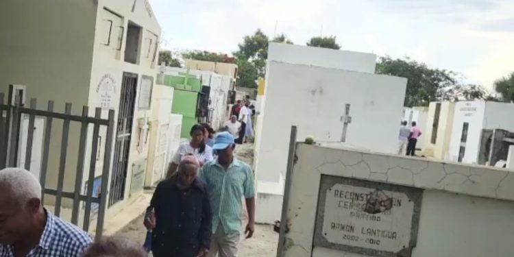 Profanan más de 20 tumbas de cementerio en el municipio Partido Dajabón 