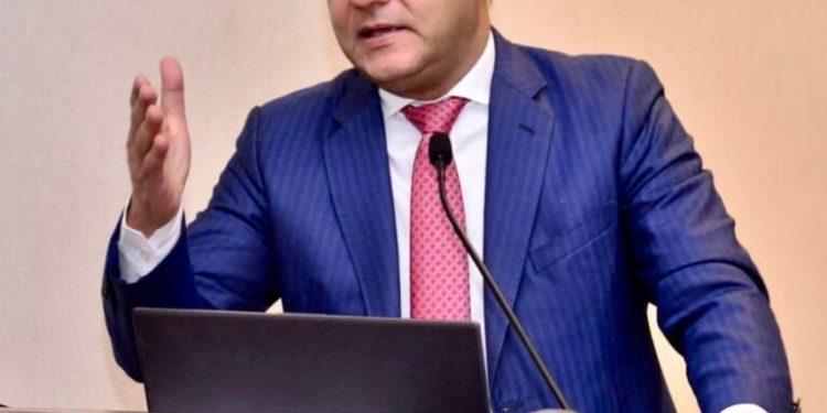 Abel rechaza pretensiones de Canadá de instalar oficinas en RD para coordinar ayuda hacia Haití