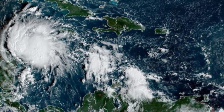EE.UU. prevé la pronta formación de una depresión tropical en el Atlántico