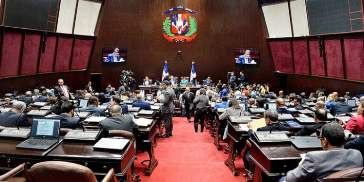 Cámara de Diputados deja sobre la mesa dos proyectos de ley