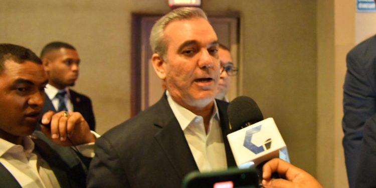 Abinader dice hay que respetar decisión TC, pero se buscará vía legal para hacer justicia al trabajo doméstico