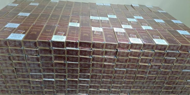 Policía detiene chofer en Valverde transportaba de contrabando cargamento de cigarrillos valorado en más de un millón de pesos
