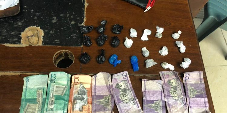 Detienen  joven con presunta marihuana en Mao