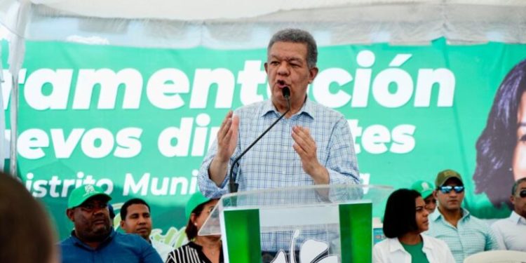 Leonel denuncia hospital en La Romana se mantiene cerrado a cuatro meses de ser inaugurado