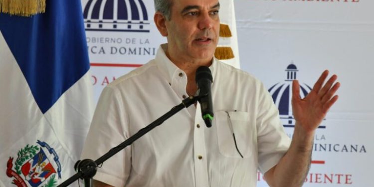 Abinader recuerda que tiene hasta el 17 de agosto para decidir sobre repostulación