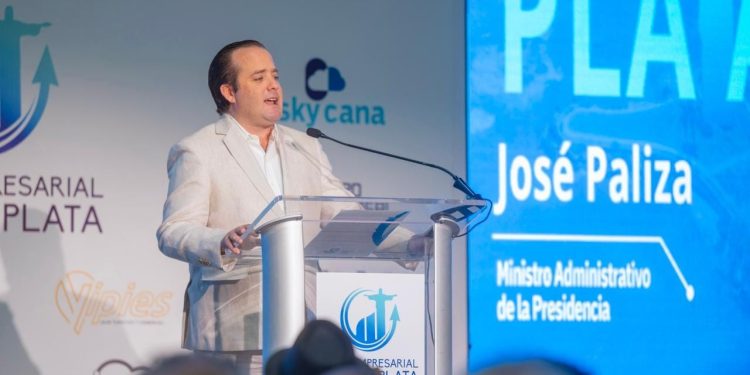 Ministro José Paliza inaugura el bulevar Manolo Tavárez Justo en el municipio Salcedo