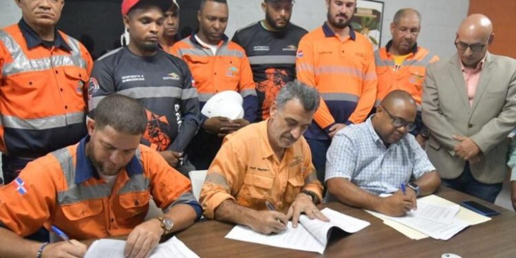 CORMIDOM y sindicato de trabajadores firman acuerdo en procura de la reapertura de la mina