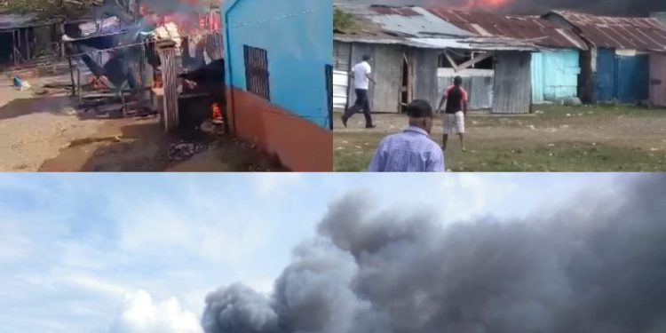 Incendio destruye varias viviendas en paraje La Grúa del municipio de Imbert