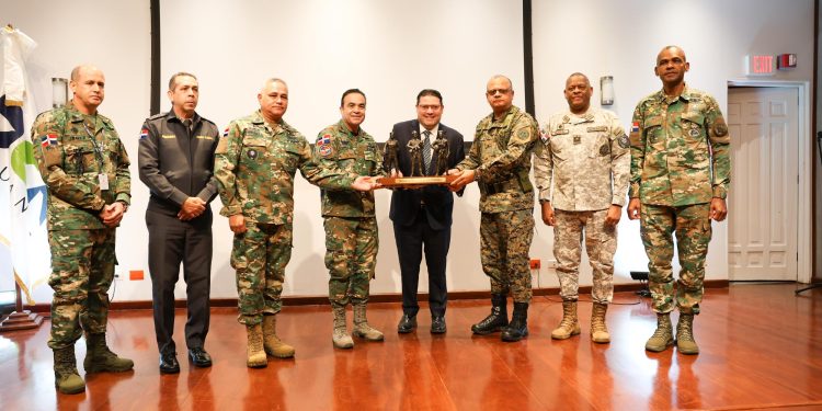 Aduanas mejora las condiciones laborales de su personal militar y policial