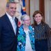Abinader condecora misioneras canadienses con la Orden del Mérito de Duarte, Sánchez y Mella y la Orden Heráldica de Cristóbal Colón