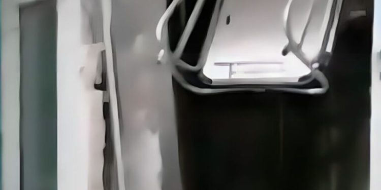 Niña muere al quedar prensada en elevador de un hospital público en México