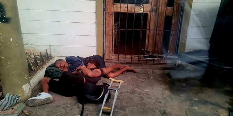 Denuncian indigentes y pedigüeños en calles céntricas de Puerto Plata hostigan a turistas y ciudadanos