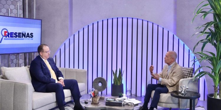 Magín Díaz: “Deuda pública sube US$6 mil MM cada año, pero el gobierno no tiene la culpa”