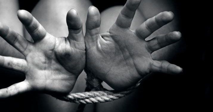 Miles de niños y adolescentes detenidos en campos del sureste de Siria, denuncia la ONU