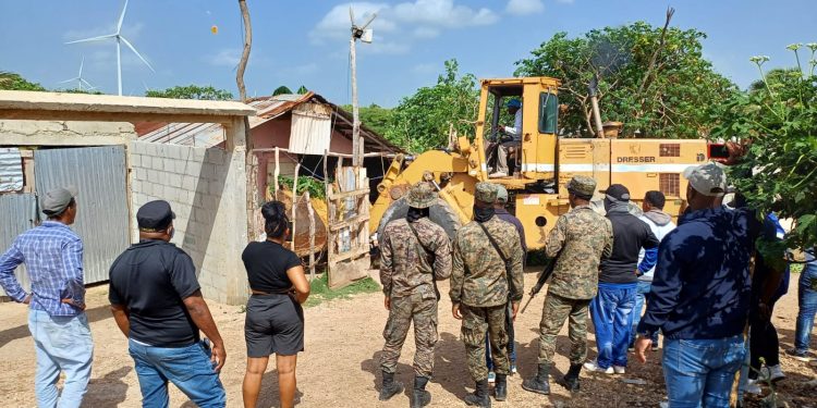 Migración y el ejército destruyeron 24 casuchas y detuvieron 146 indocumentados en área de Pedernales donde fallecieron 10 Haitianos y 14 están internos por Cólera