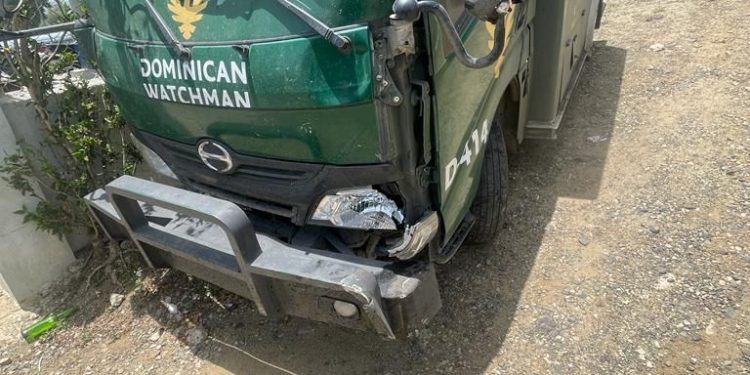 Fallece motorista al chocar contra camión de Dominican Watchman en Dajabón
