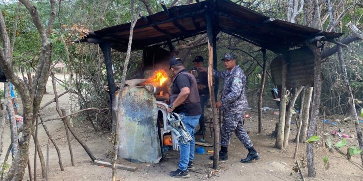 Apresan dos personas, ocupan drogas y desmantelan puntos en Dajabón, Montecristi y Valverde