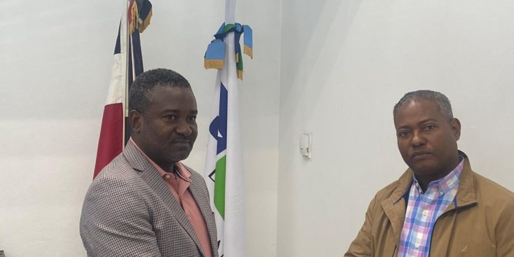 Colectores de aduanas de Haití y RD acuerdan fluidez del comercio en la frontera con el apoyo de policías y el Cesfront