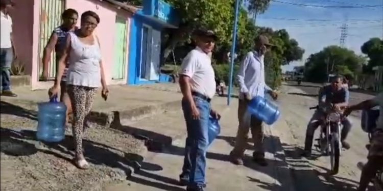 Protestan en el fango Dajabón por falta de agua potable
